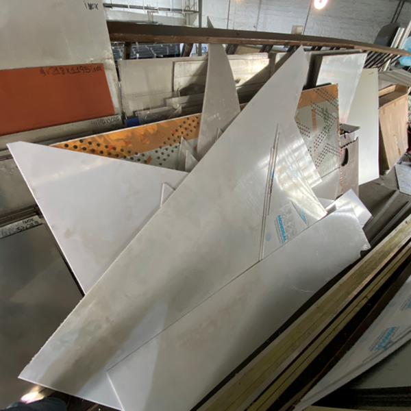 Retalhos de policarbonato sólido branco translúcido