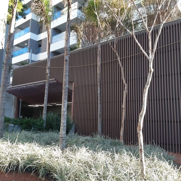 Brise ecológico Arkowook 60mm X 40mm, barra de 1800mm cor Nogal - Sobra de obra - Arkos