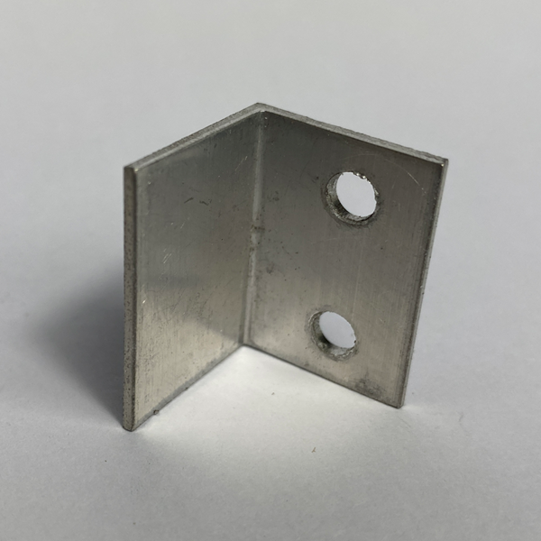 Presilha para fixação de placa de ACM - 19x25mm Com 2 furos. Pacote com 100 un - Ril Fix